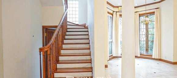 5 bedrooms Villa in Tay Ho, Vietnam No. 603 2