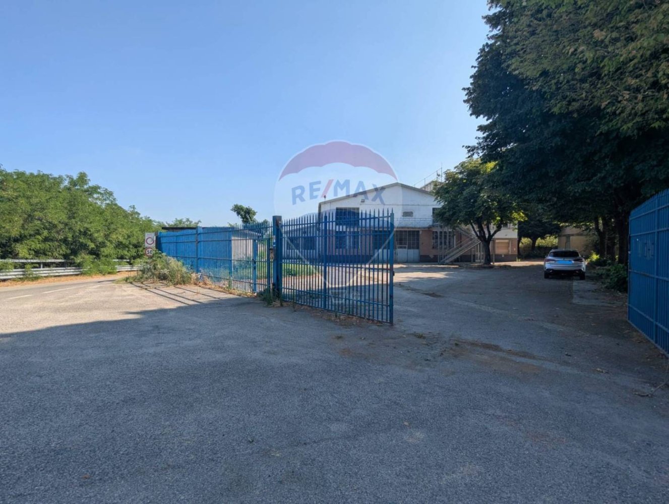 1360m² Warehouse in Gropello Cairoli, Italy No. 259129