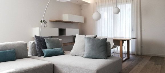 2 bedrooms Apartment in Florence, Italy No. 287273 2