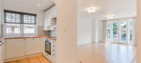 2 bedrooms Apartment in Epsom, United Kingdom No. 9701 4