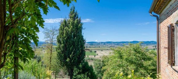 Casa de 8 dormitorios en Cortona, Italy No. 52847 52