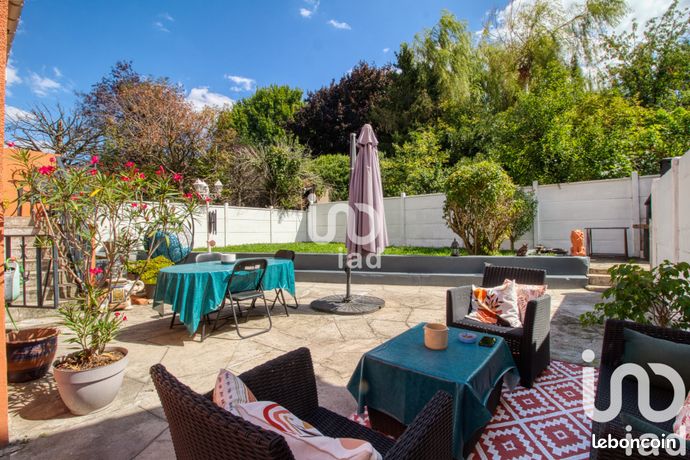 3 Schlafzimmer Haus in Rosny-sous-Bois, France, Nr. 360307