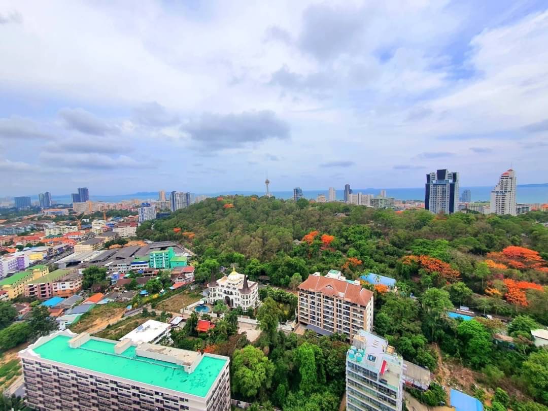 2 bedrooms Apartment in Pattaya, Thailand No. 11197