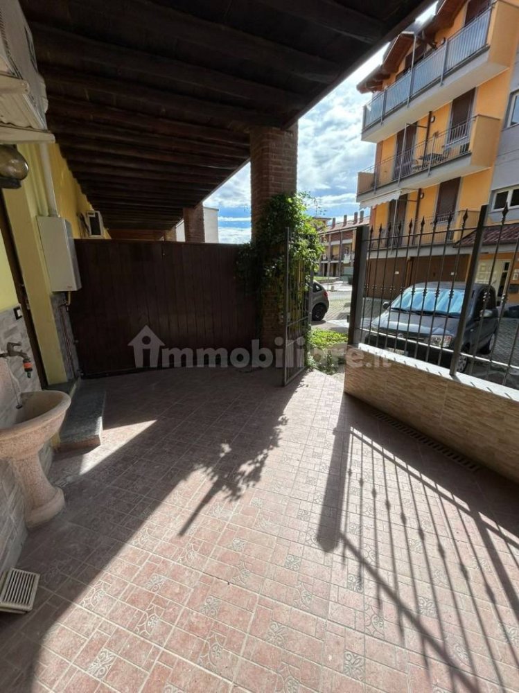 1 bedroom Apartment in Vittuone, Italy No. 165421