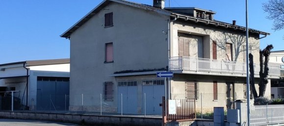 13 rooms House in Campegine, Italy No. 10490 4