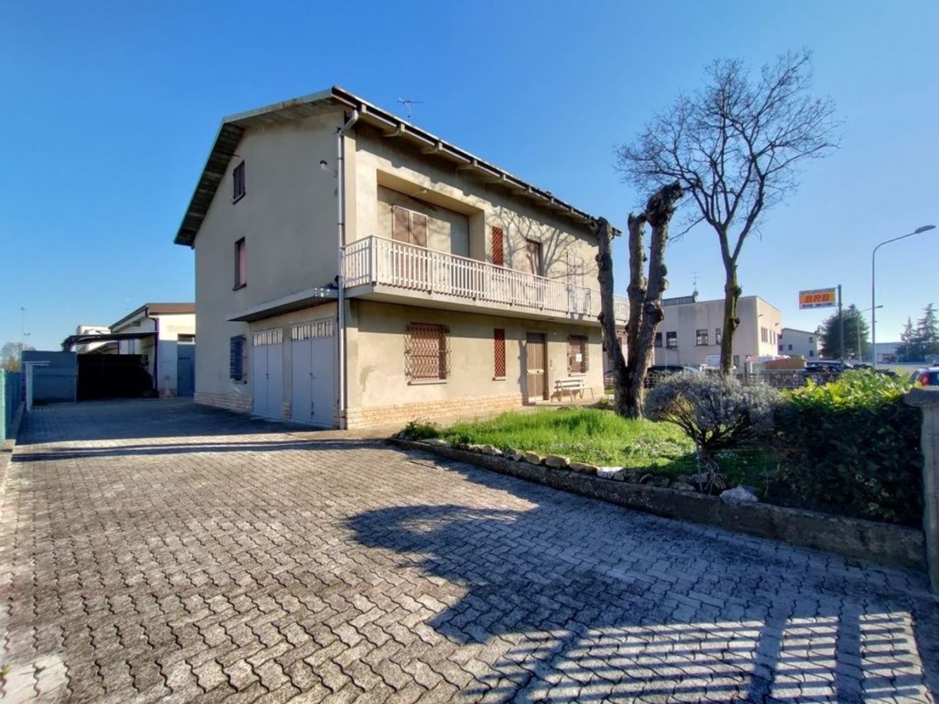 13 rooms House in Campegine, Italy No. 10490