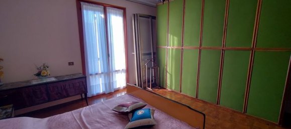 13 rooms House in Campegine, Italy No. 10490 30