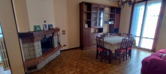 13 rooms House in Campegine, Italy No. 10490 16