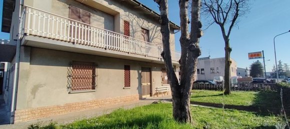 13 rooms House in Campegine, Italy No. 10490 5