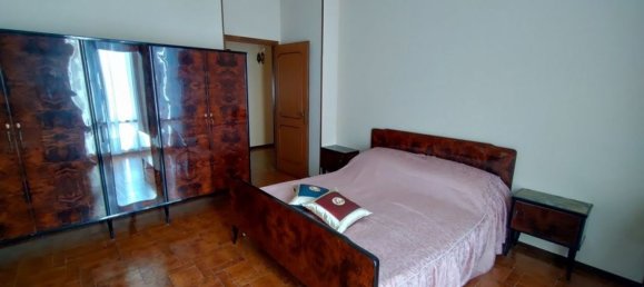 13 rooms House in Campegine, Italy No. 10490 31