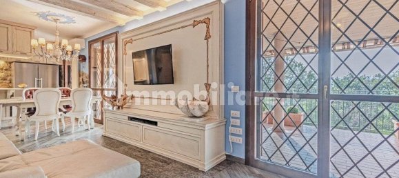 3 bedrooms Penthouse in Reggio Emilia, Italy No. 17084 2