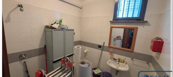 1-salle Propriété commerciale à Abbiategrasso, Italy No. 86956 10