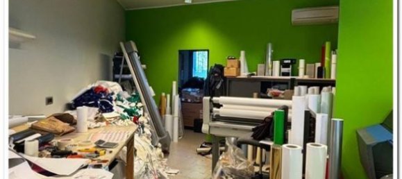 1-salle Propriété commerciale à Abbiategrasso, Italy No. 86956 3