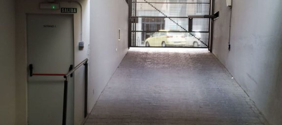 Garage à Madrid, Spain 13m² No. 143877 4