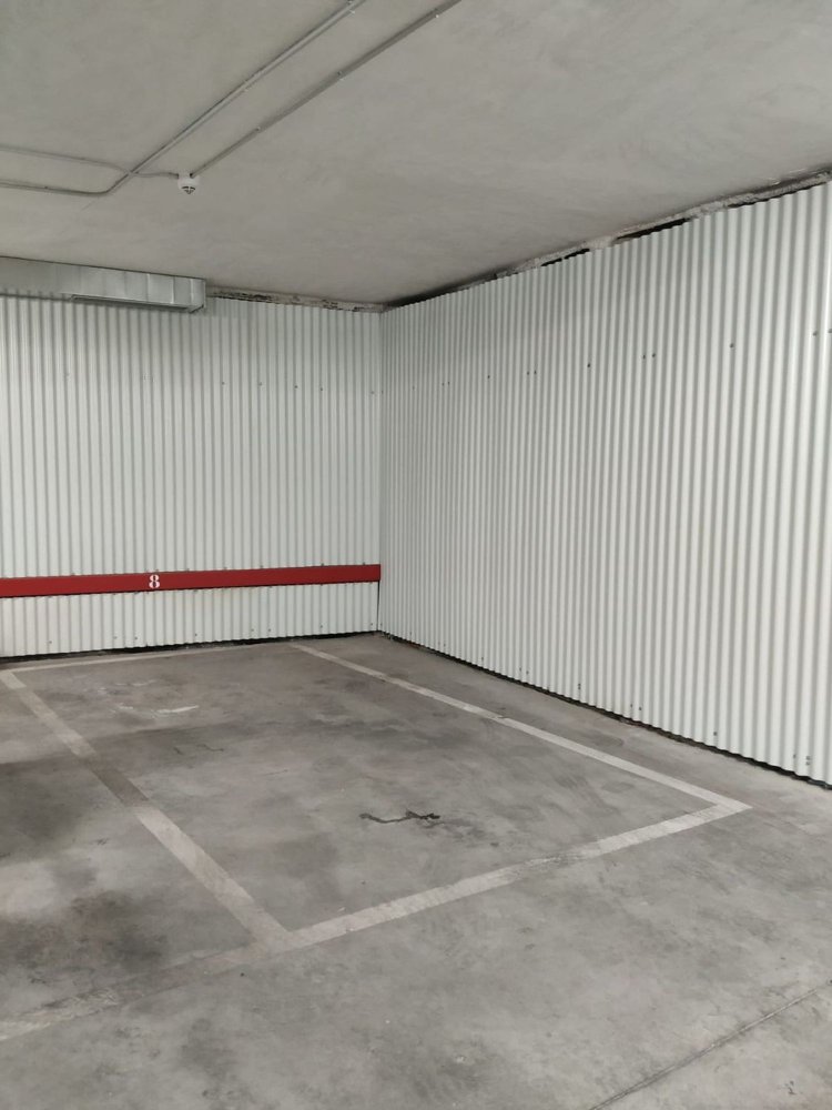 Garage à Madrid, Spain 13m² No. 143877