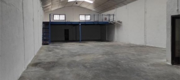 350m² Warehouse in Madrid, Spain No. 142975 4