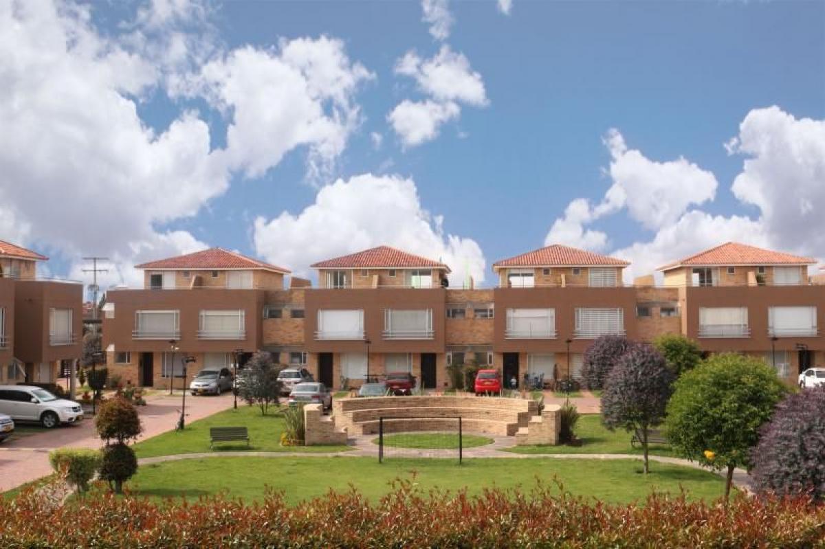 3 bedrooms House in Cundinamarca, Colombia No. 5653