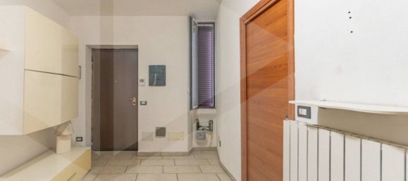 Квартира с 2 комнатами в Милан, Италия № 241648 10