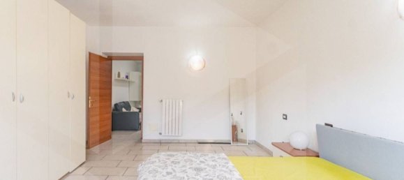 Квартира с 2 комнатами в Милан, Италия № 241648 14