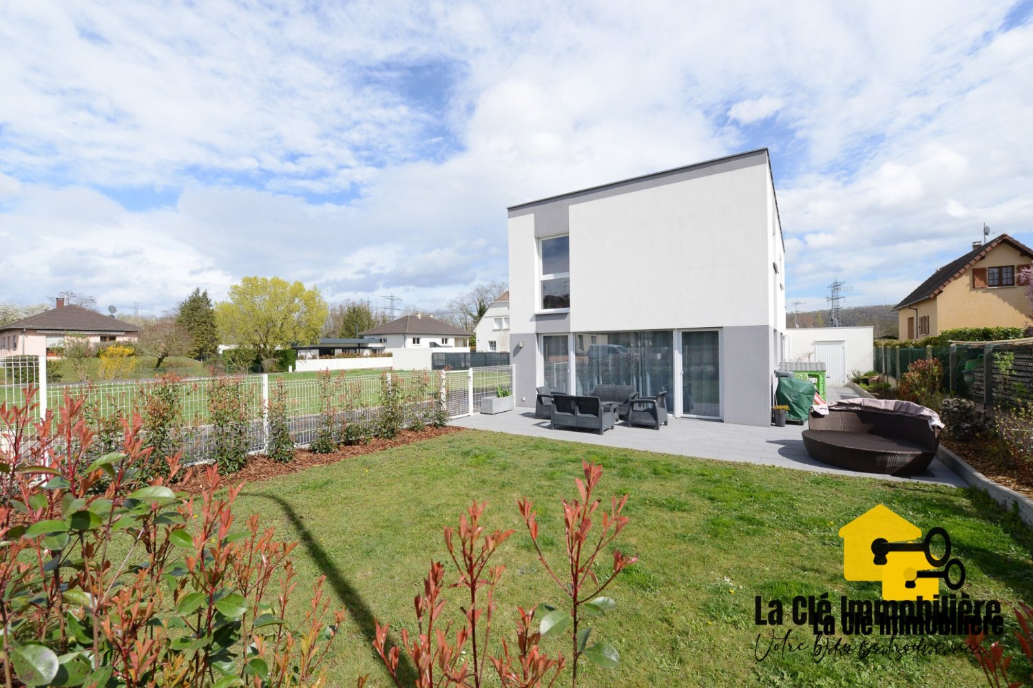 Casa de 3 dormitorios en Kembs, France No. 271066