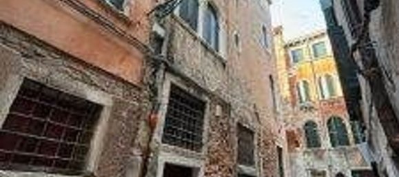 3 rooms Apartment in Venice, Italy No. 228431 4