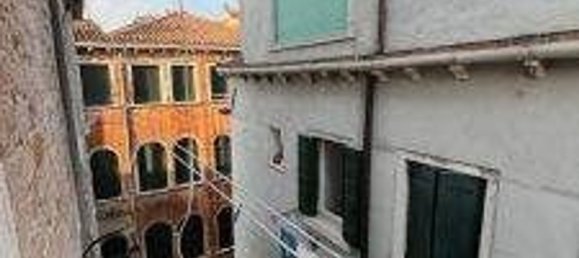 3 rooms Apartment in Venice, Italy No. 228431 3