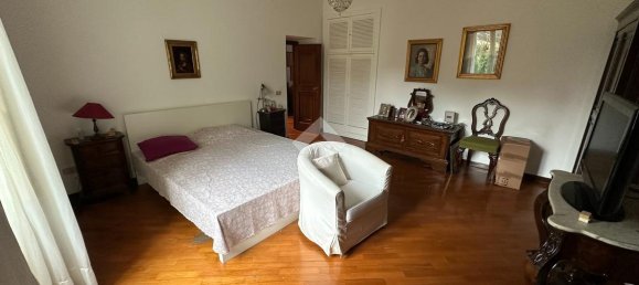 7-salle Appartement à Naples, Italy No. 148522 33