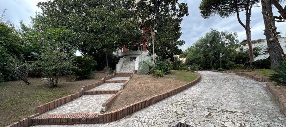 7-salle Appartement à Naples, Italy No. 148522 8