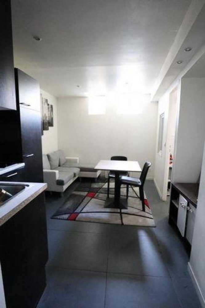 Кондоминиум  с 2 спальнями в Лион, Франция № 35874