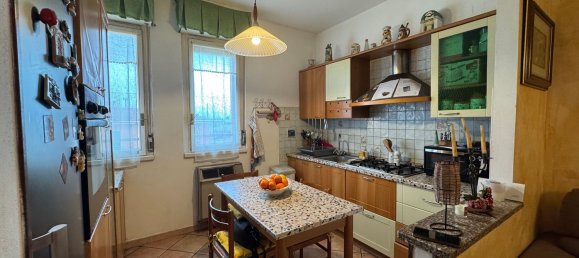 4 rooms Apartment in Piombino, Italy No. 146502 3