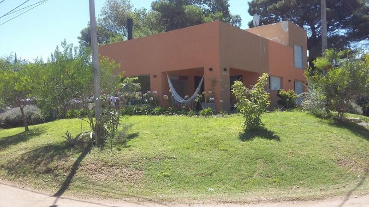 2 bedrooms House in Mar del Plata, Argentina No. 101664