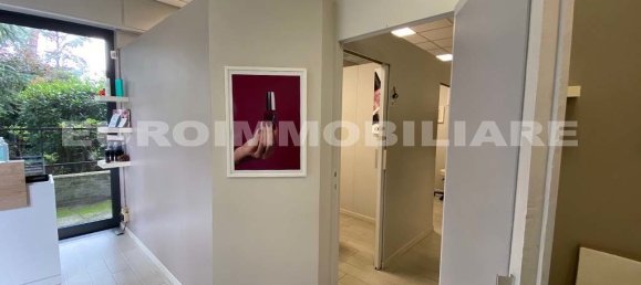 9 rooms Commercial property in Brescia, Italy No. 153154 4
