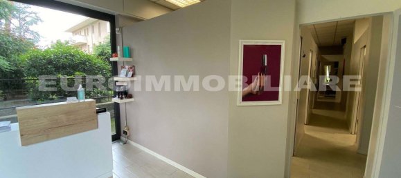 9 rooms Commercial property in Brescia, Italy No. 153154 5