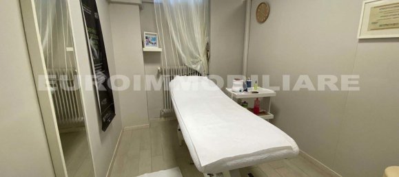 9 rooms Commercial property in Brescia, Italy No. 153154 14