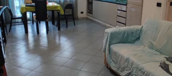 3 rooms Apartment in Rome, Italy No. 170890 2