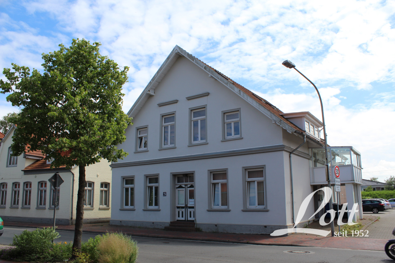 681m² Building in Ammerland, Germany No. 122680