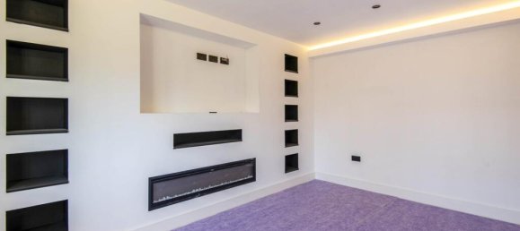 Casa em Grimsby, United Kingdom N.º 2437 7