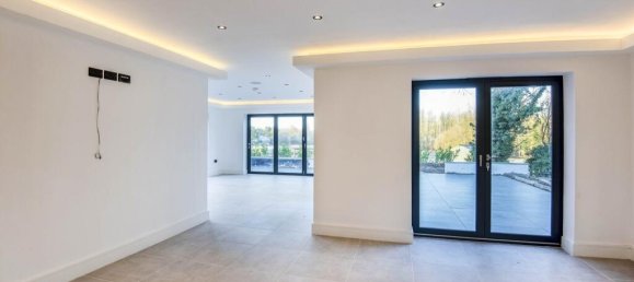 Casa em Grimsby, United Kingdom N.º 2437 5