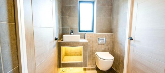 Casa em Grimsby, United Kingdom N.º 2437 9