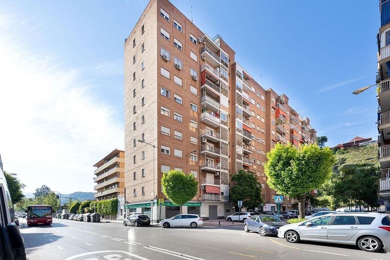 81m² Commercial property in Las Gabias, Spain No. 221806