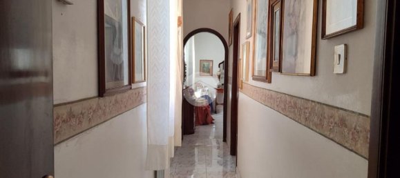 5 rooms Apartment in Palermo, Italy No. 51397 2