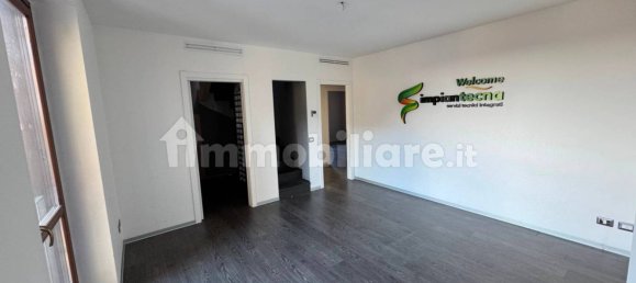 2 bedrooms Duplex in Fenegrò, Italy No. 174618 3