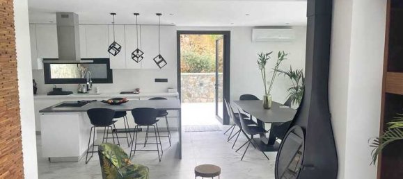 5 bedrooms House in Nicosia, Cyprus No. 7389 8