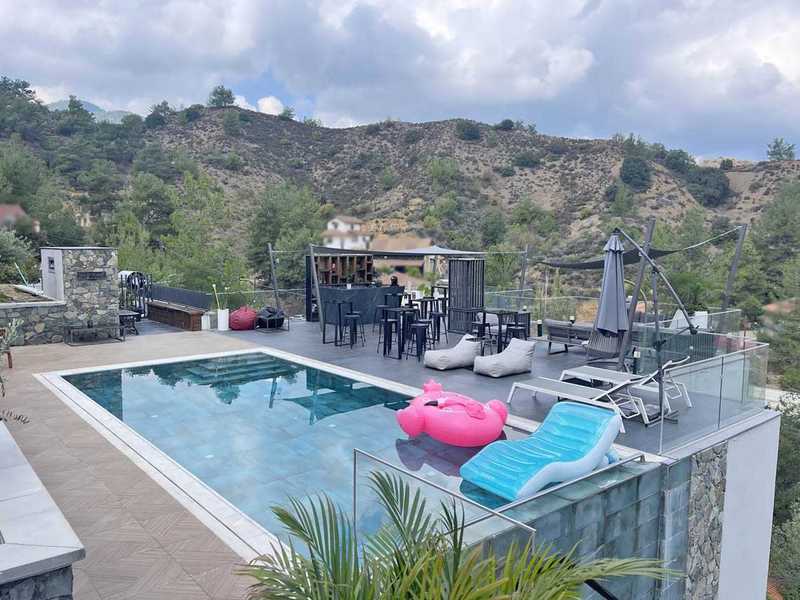 5 bedrooms House in Nicosia, Cyprus No. 7389