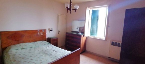 4-salle Appartement à Marsciano, Italy No. 278433 9