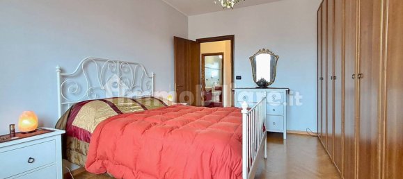 2 bedrooms Apartment in Turin, Italy No. 324667 25