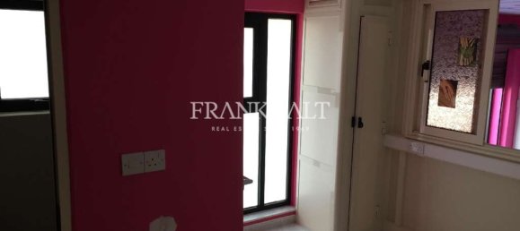 Shop in Mosta, Malta No. 13097 2