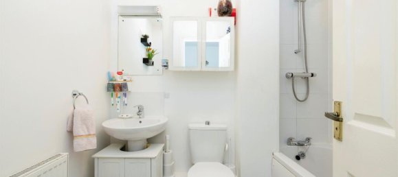 2 bedrooms House in Watford, United Kingdom No. 6054 6