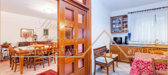 7-Zimmer Villa in Erba, Italy, Nr. 85502 36