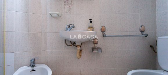 Apartamento de 3 dormitorios en Eixample, Spain No. 174380 13